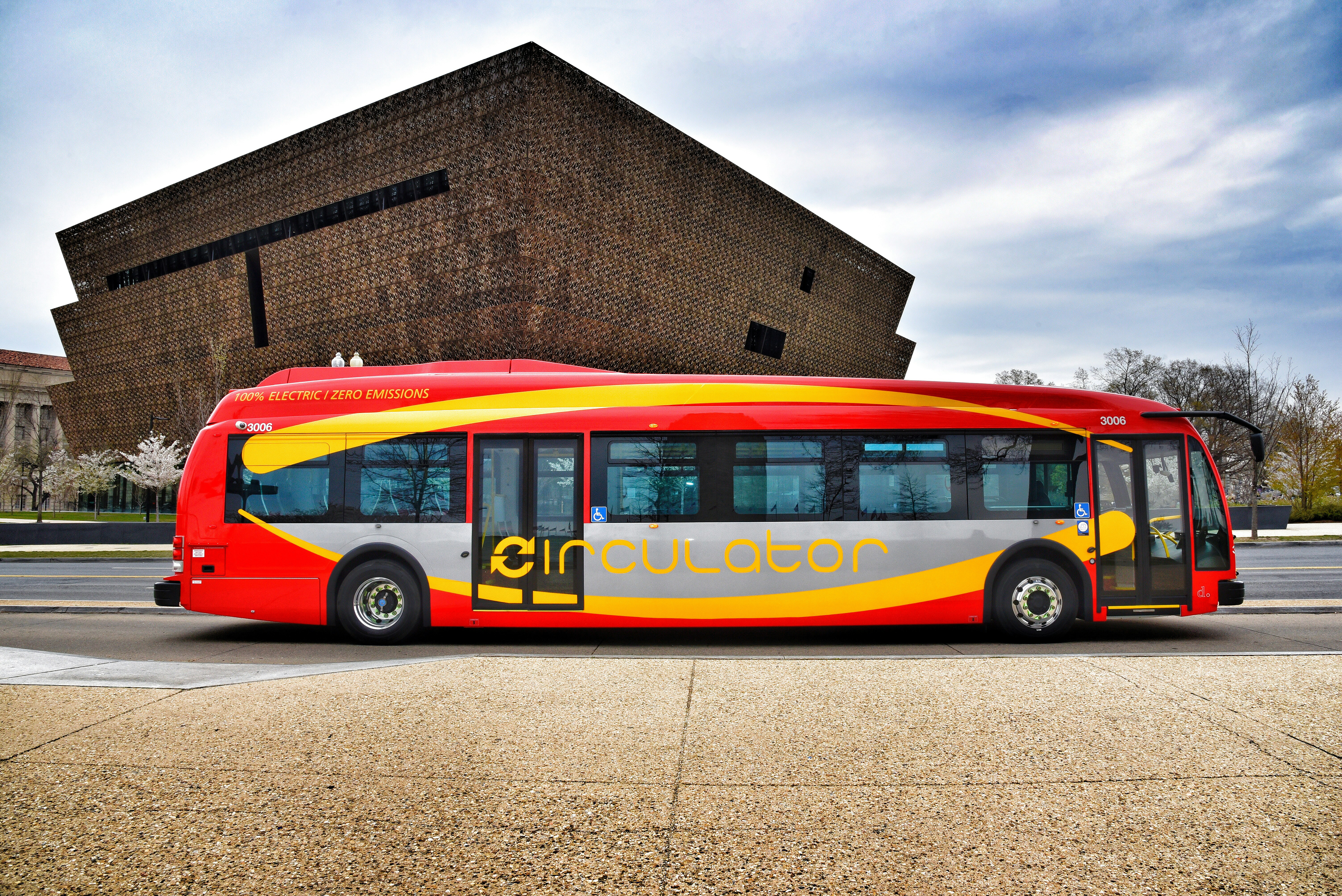 DC Circulator, Washington DC first electric passenger bus for the Department of Transportation (DDOT)